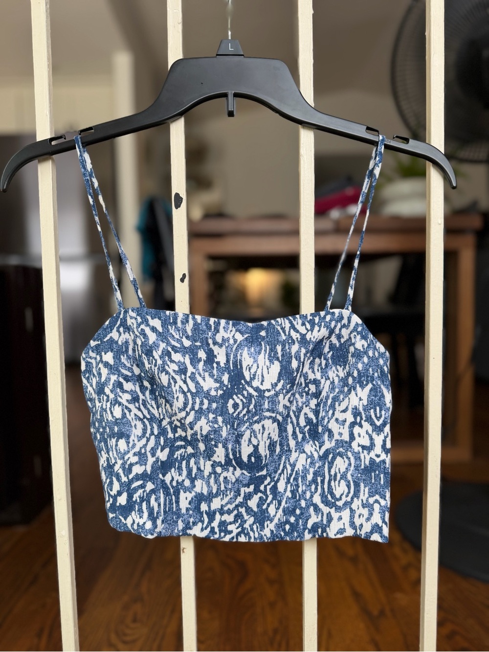 Abercrombie & Fitch Navy and White Patterned Crop Top
